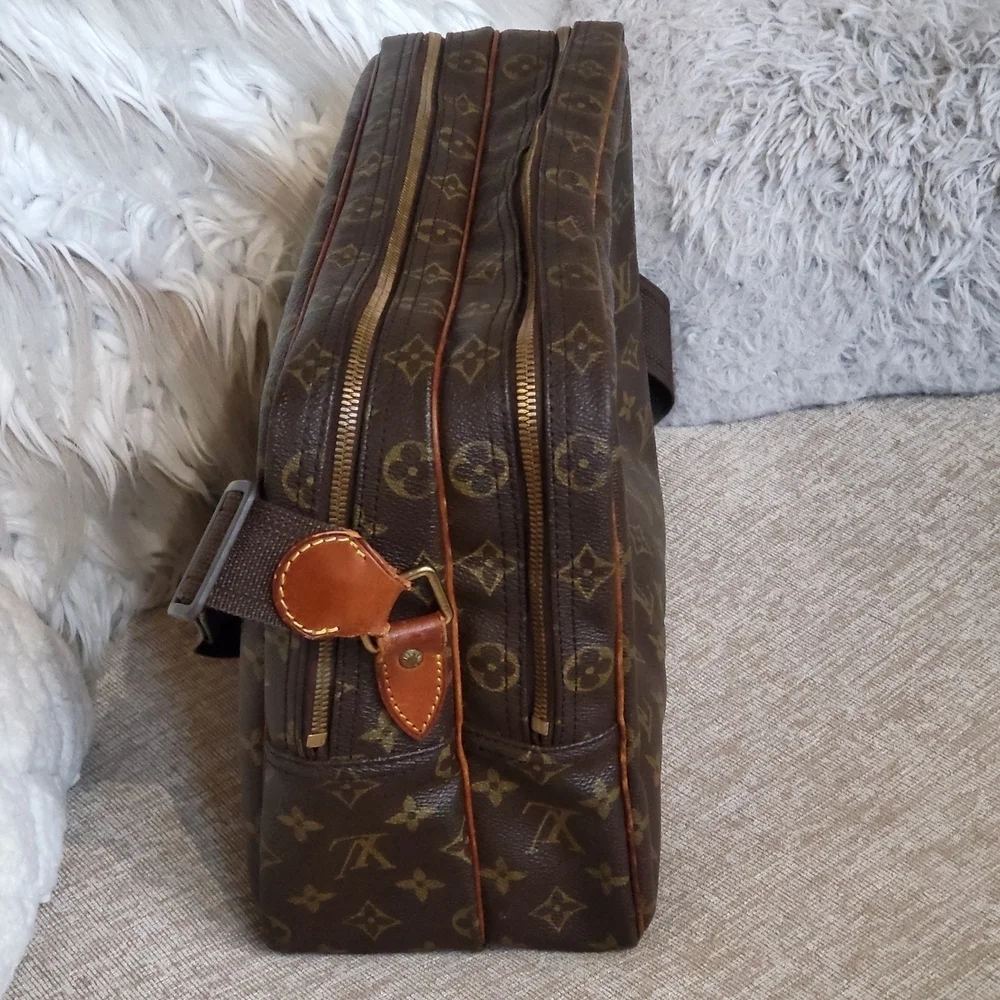 Louis Vuitton beautiful exelent